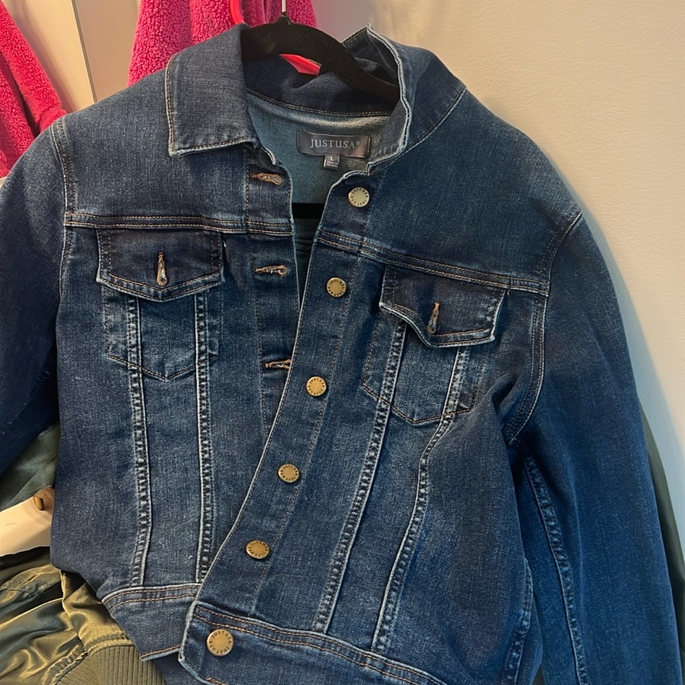 Dark wash with  stretch, worn once . Absolutely gorgeous.